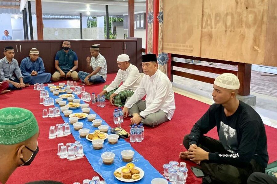Kapolda Maluku Bukber Dengan Masyarakat Dan Anggota Polri