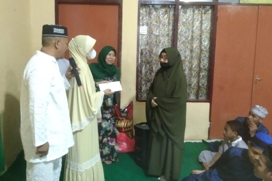 Pemberian Tali Asih Dari Warga Makasar Malteng Kepada Panti Asuhan Al-Hidayah