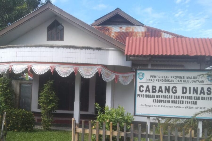 Kantor Cabang Dinas Pendidikan Menengah dan Pendidikan Khusus Kabupaten Maluku Tengah (2)
