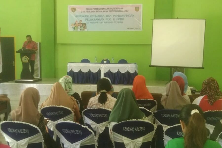 Asisten Tiga Sekda Maluku Tengah Bahrun Kalauw, SH., Mewakili Bupati Malteng Membuka Kegiatan Advokasi Kegiatan PPRG