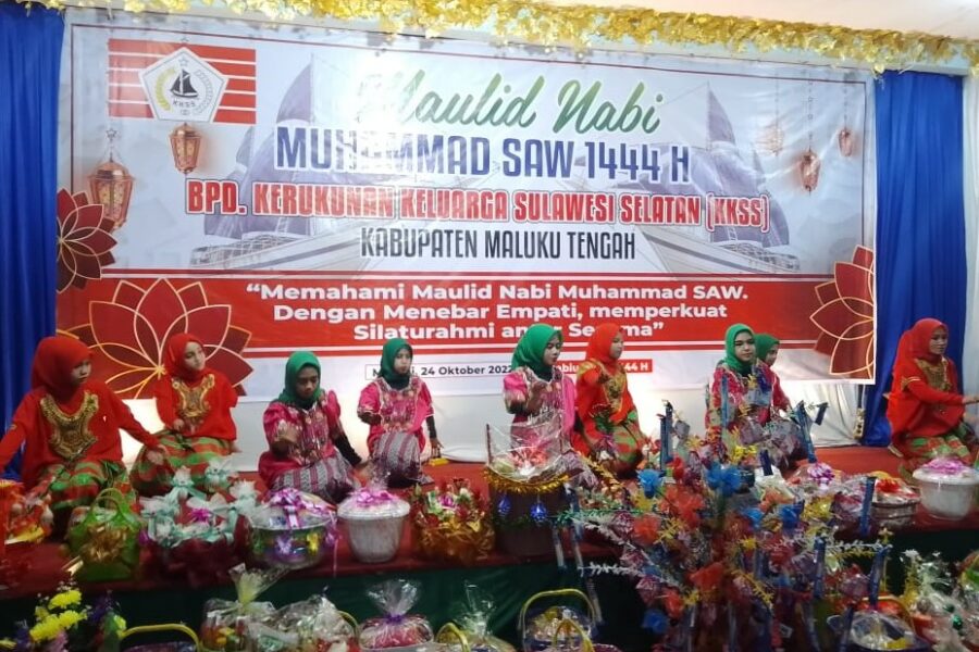 Tarian Sambra Oleh Warga KKSS Malteng Meramaikan Peringatan Maulid Nabi Muhammad SAW, Yang Digelar KKSS Malteng