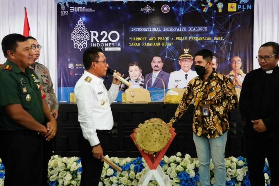 Kegiatan International Interfaith Dialogue, Resmi Dibuka Oleh Pejabat Bupati Maluku Tengah Muhamat Marasabessy, S.P., S.T., M.Tech