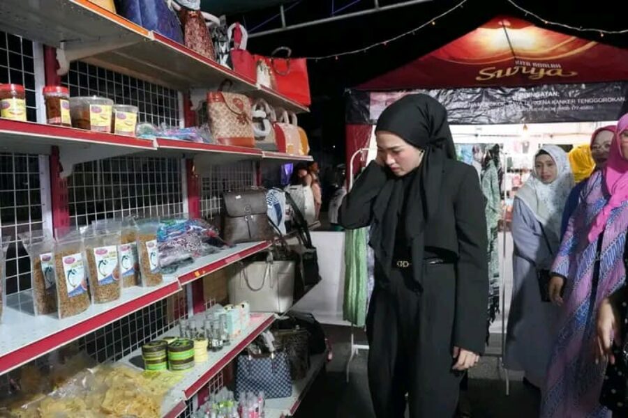 Ketua PKK NMaluku Tengah Ny. Bella Marasabessy, Membuka Kegiatan Masohi Expo Tahun 2022