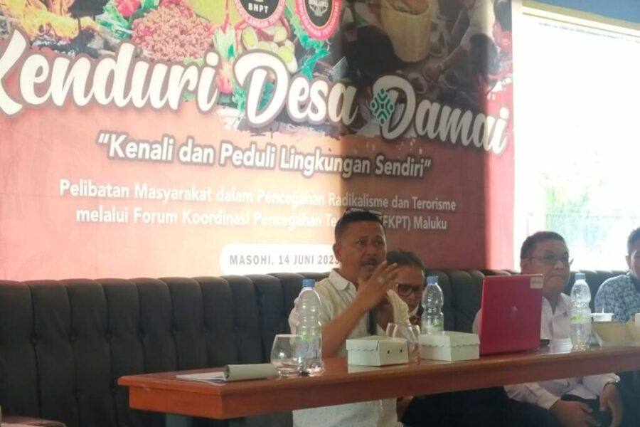 Ketua Forum Pembauran Kebangsaan Maluku Tengah Yuslan Idris, Tambil Sebagai Pamateri Pada Kegiatan Yang Digelar BNPT dan FKPT di Maluku Tengah. (1)