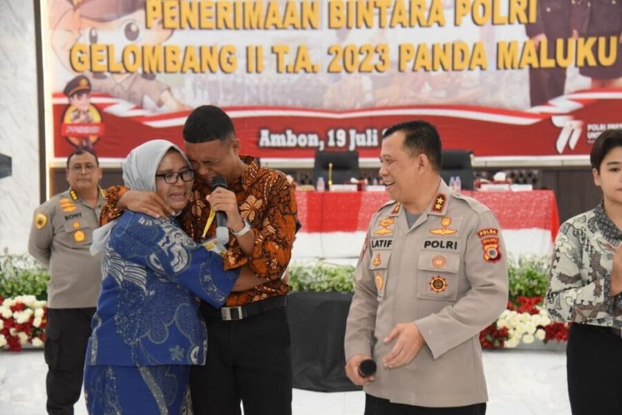 Menangis terharu dihadapan kapolda, Empat Kali Tes dan Dinyatakan Lulus Bintara Polri 2023