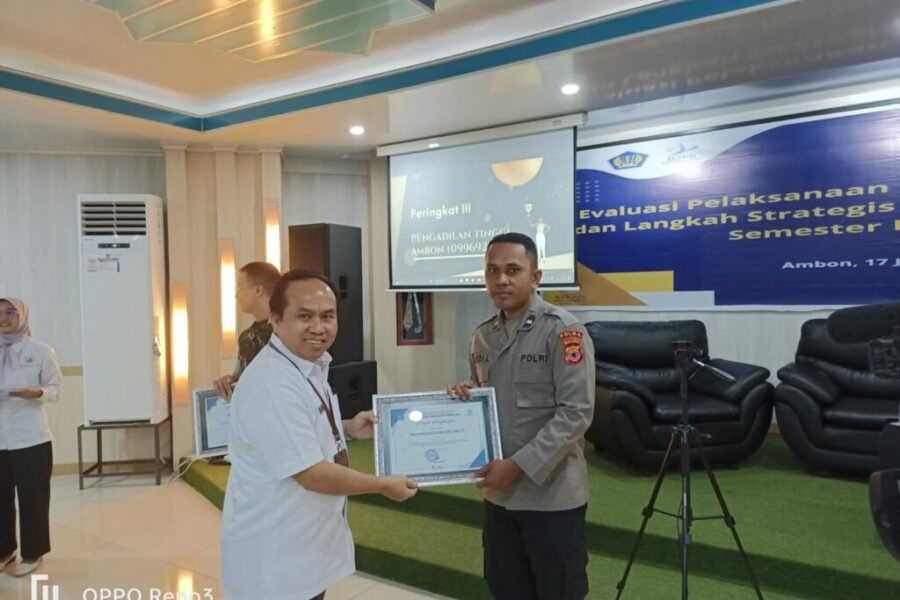 Penghargaan LPJ Terbaik Se-Maluku Oleh Kantor Pelayanan Perbendaharaan Negara (KPPN) Ambon Kepada Bendahara Humas Polda Maluku