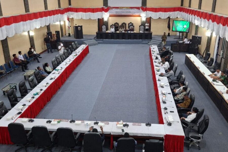 Kursi Anggota DPRD Malteng Terlihat Kosong, Hanya 16 Anggota Yang Hadir Dalam Rapat Paripurna