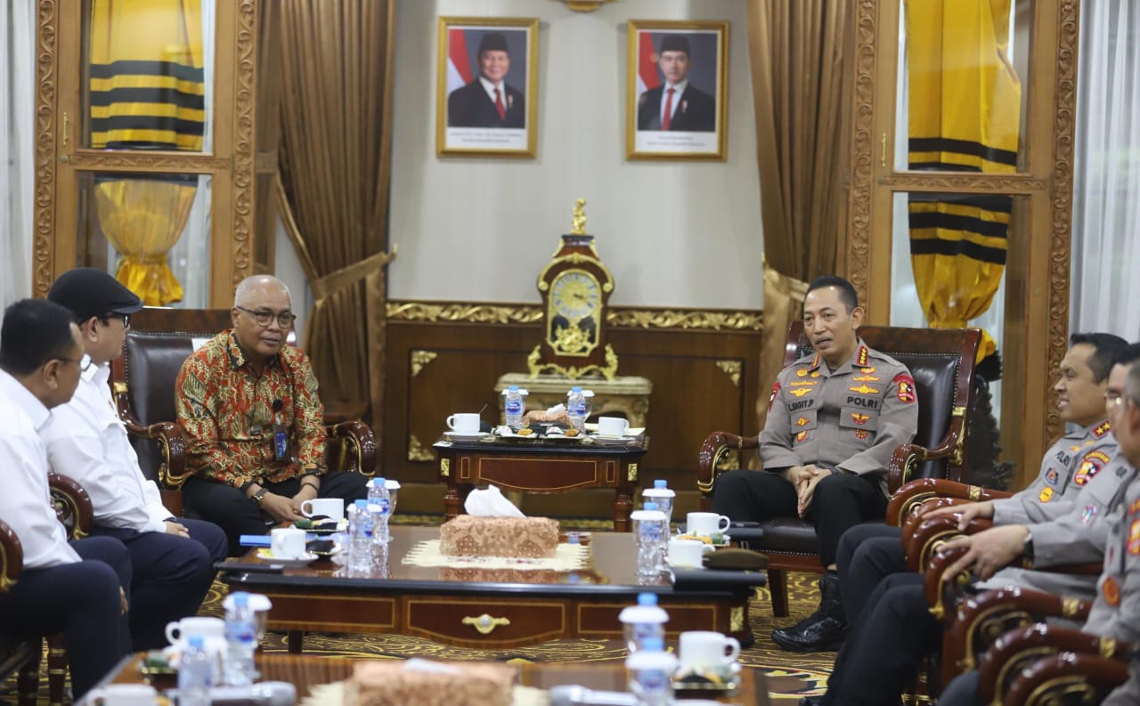 Kapolri Listiyo Sigit Menerima Audinsi Pengurus PWI Pusat di Mabes Polri Kapolri Listiyo Sigit Menerima Audinsi Pengurus PWI Pusat di Mabes Polri